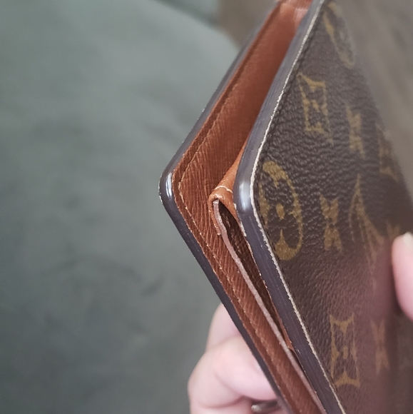 Louis Vuitton Monogram Marco Bifold Wallet - Picture 9 of 17